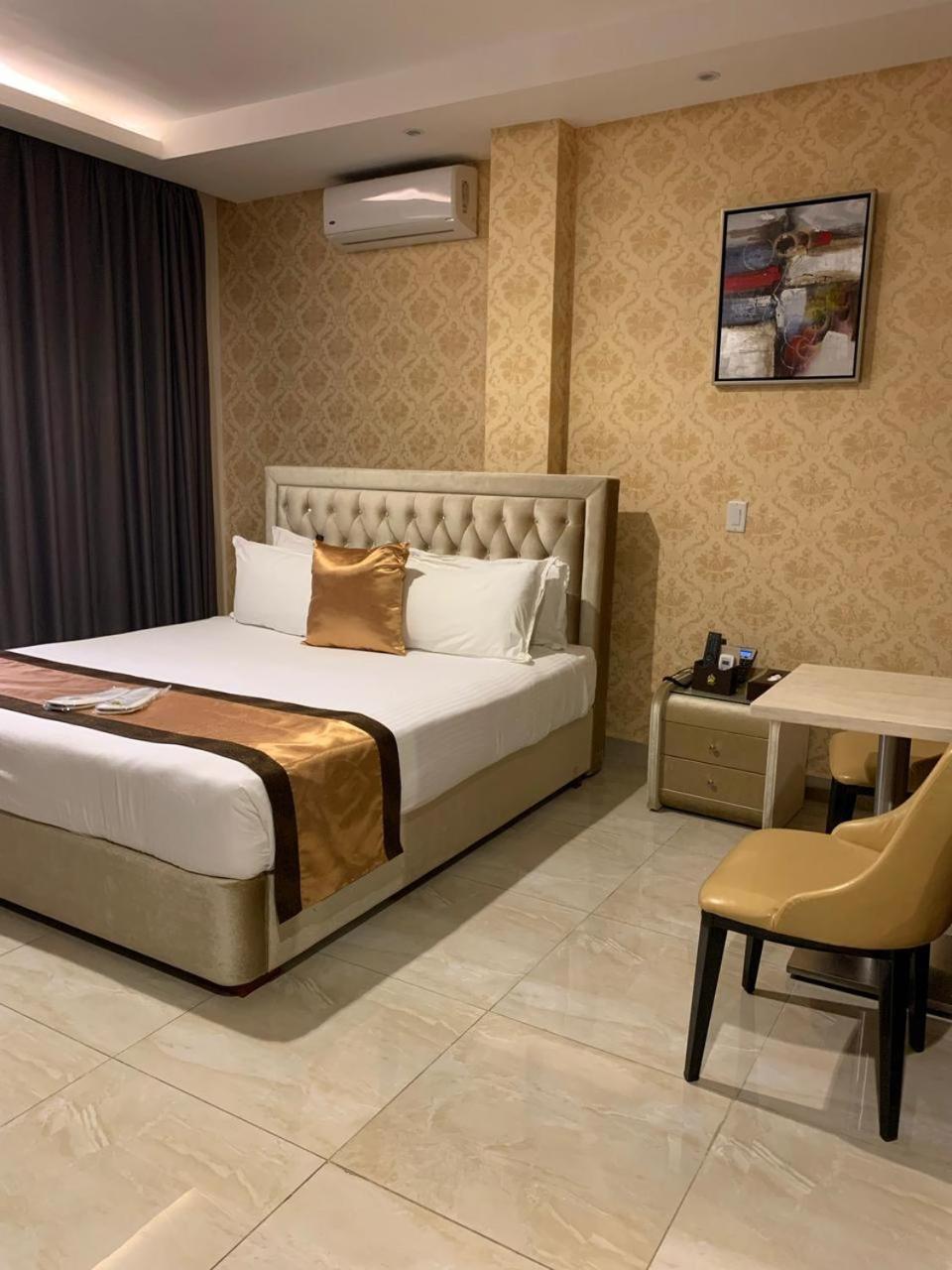 Hotel Crowner David Exterior foto