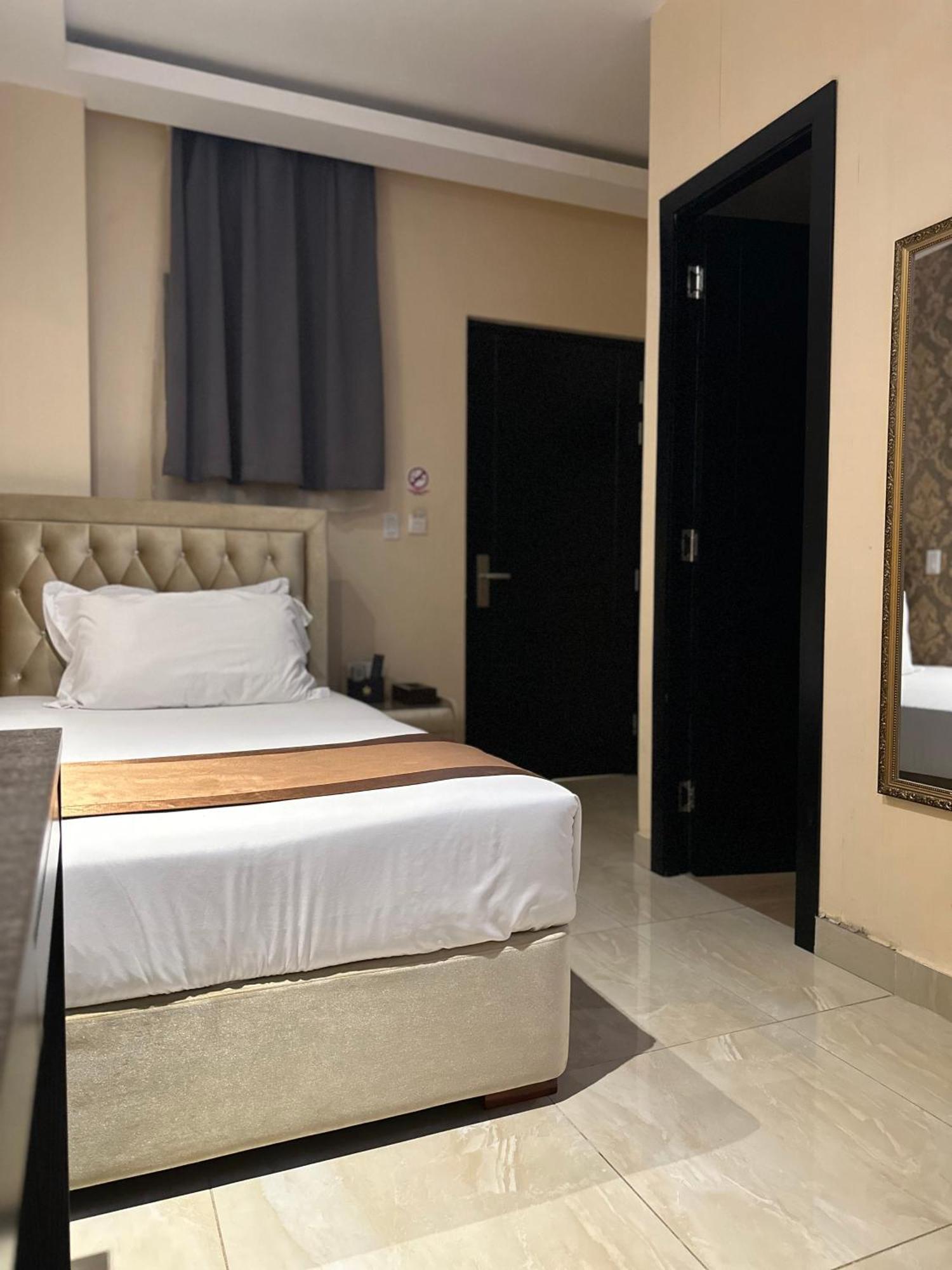 Hotel Crowner David Exterior foto